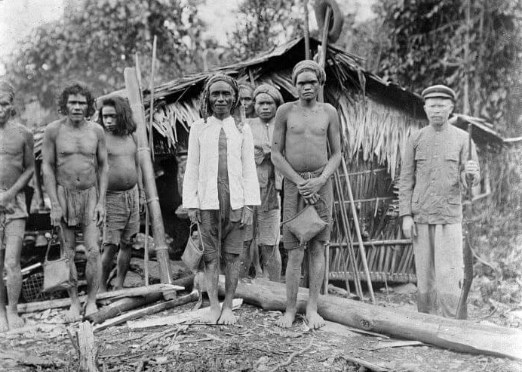 Suku Buru dari Maluku